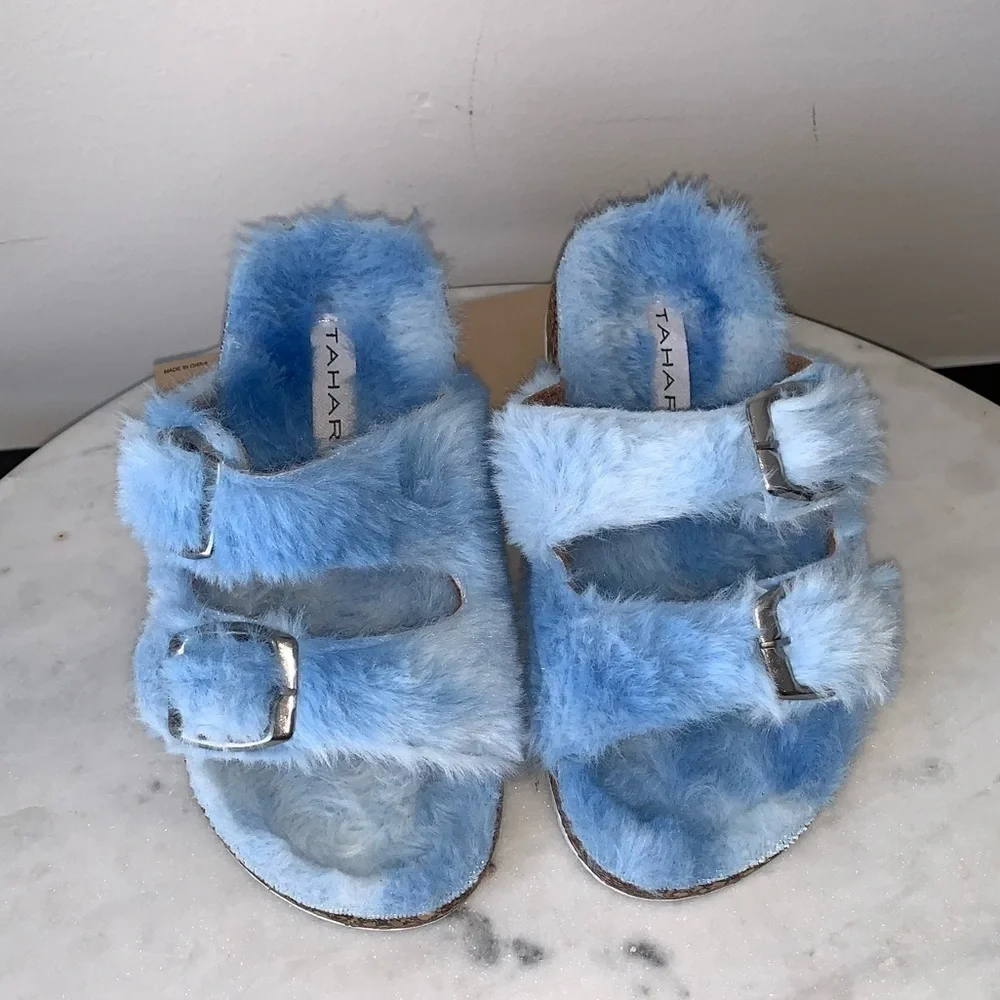 Tahari Fuzzy Blue Sandals Girls 11